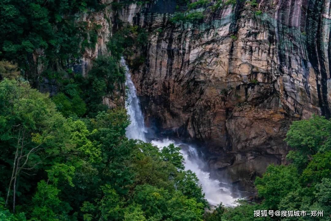 苏州工业园区滨江苑社区：满桶福气，巧手迎新